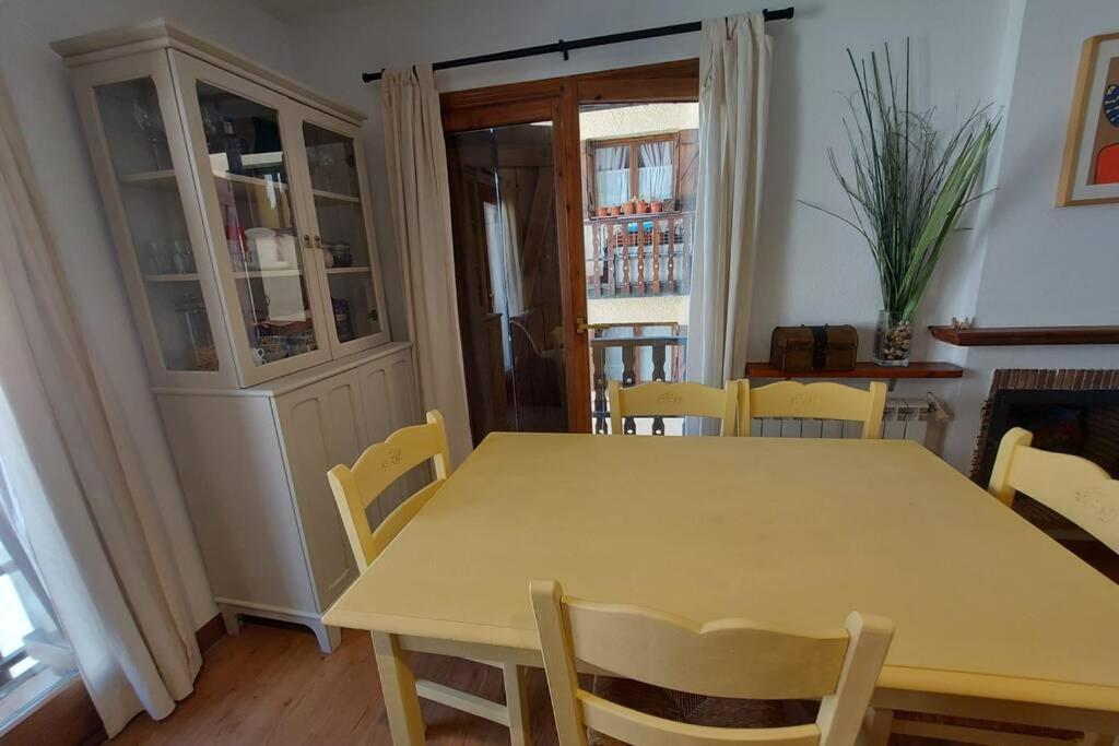 Casa Bihotz - Bonito Y Centrico Apartamento Con Garaje En Sallent Сальент-де-Гальего Экстерьер фото